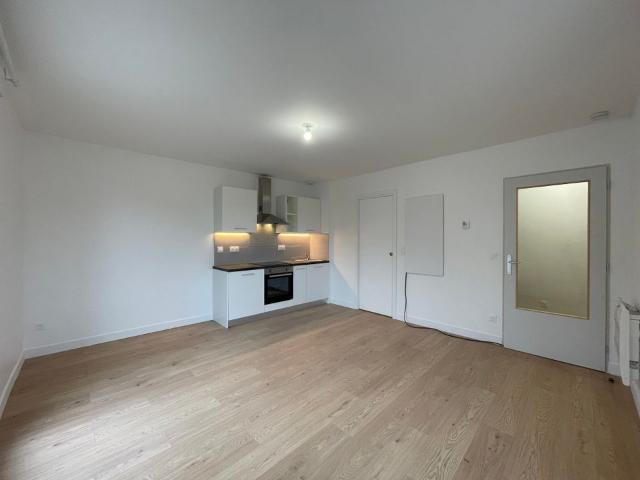 Studio location à Palaiseau, Linas