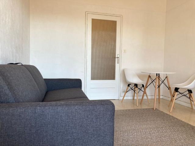 Studio location à Quartier d'Espagne, Nîmes