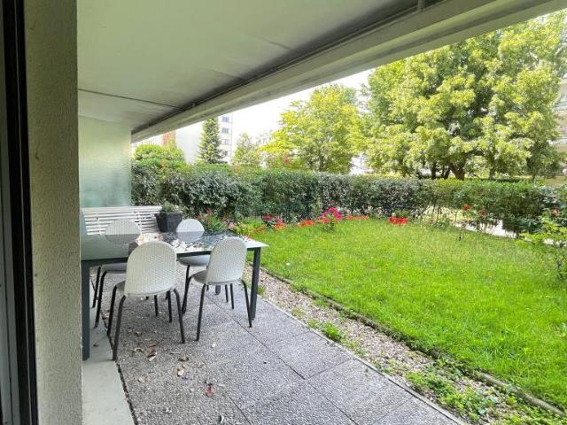 Studio location à France métropolitaine, Courbevoie