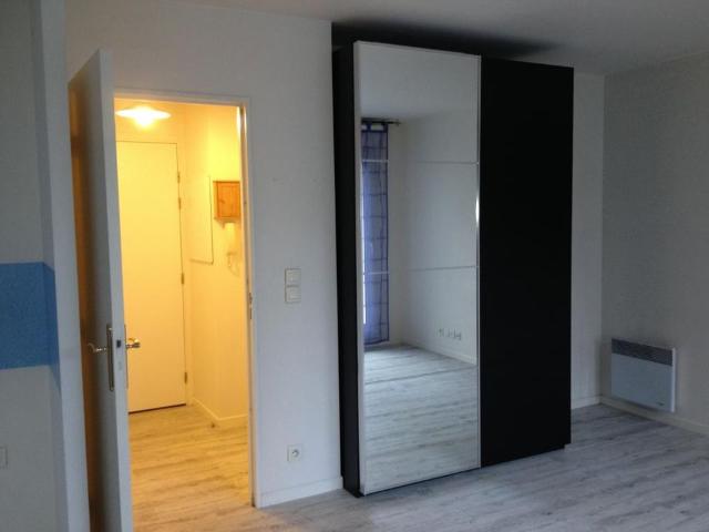 Studio location à Versailles, Montigny-le-bretonneux