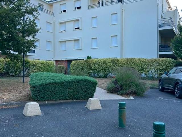 Studio location à Cathédrale, Tours