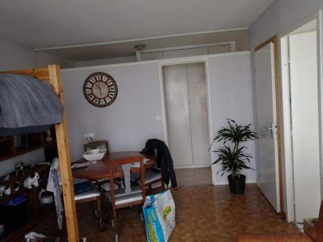 Studio location à Dijon, Longvic