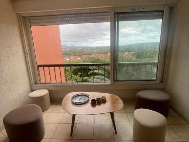 Studio location à Arrondissement de Draguignan, Cogolin