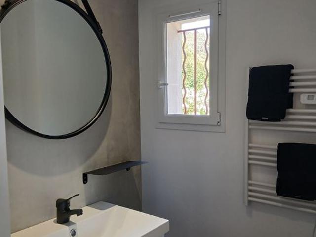 Studio location à Brignoles, Villecroze