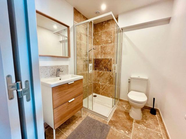 Studio location à Le Bas Armailler, Bourg-lès-Valence