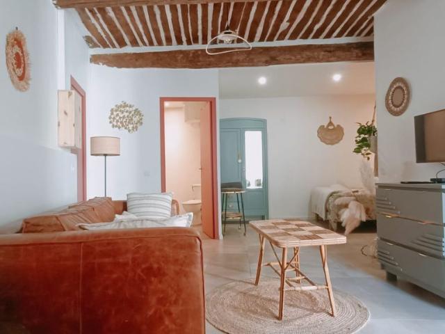 Studio location à Aix-en-Provence, Rognes