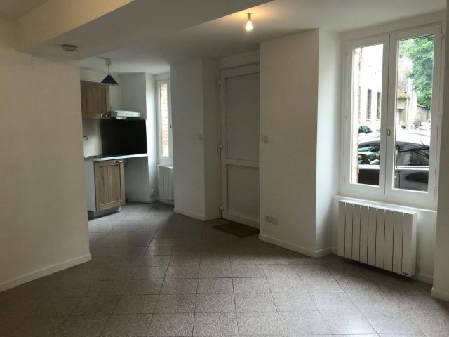 Studio location à Sens, Yonne