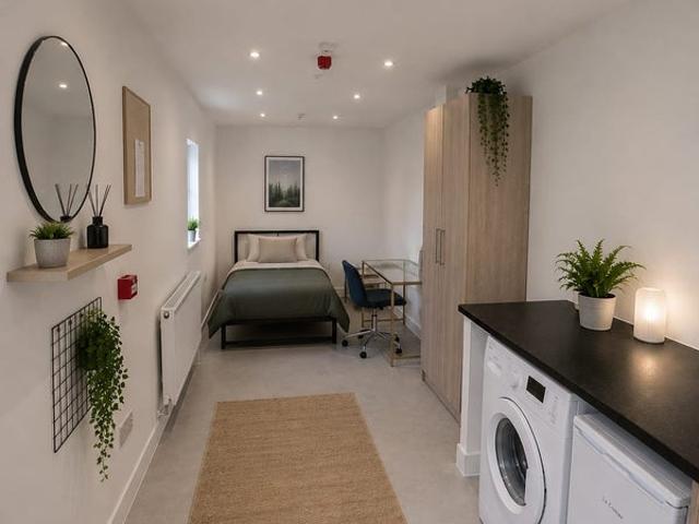 Studio for rent in Burnt Oak, Greater London