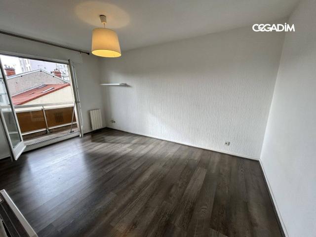 Studio location à Ballainvilliers, Clermont-Ferrand