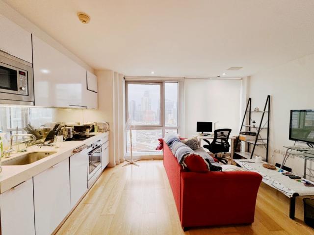 Studio for rent in New Providence Wharf, Greater London