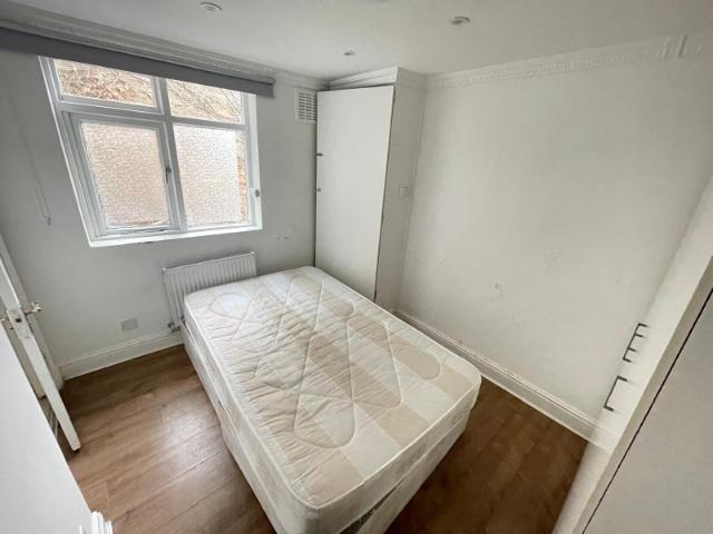 Studio for rent in Fulham, Greater London