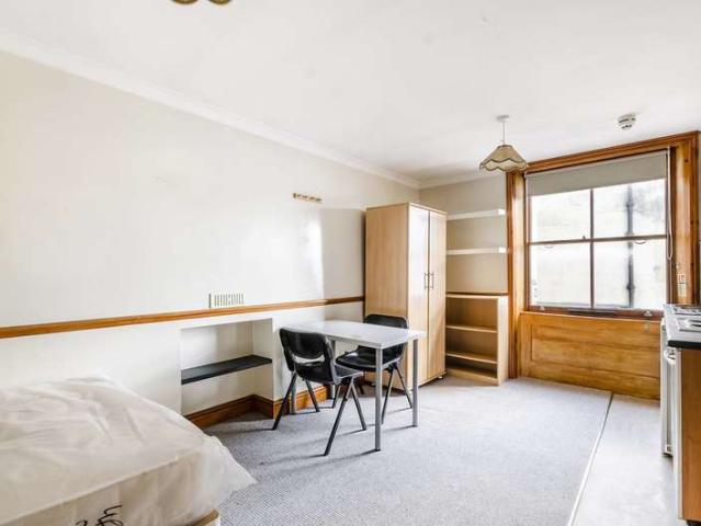 Studio for rent in South Kensington, Earl's Court