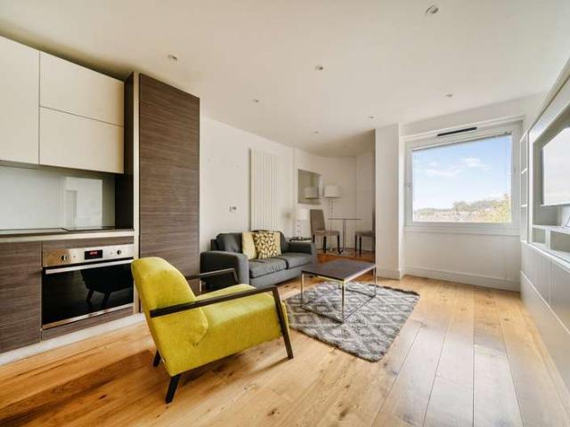 Studio for sale in London Borough of Lewisham, Ladywell