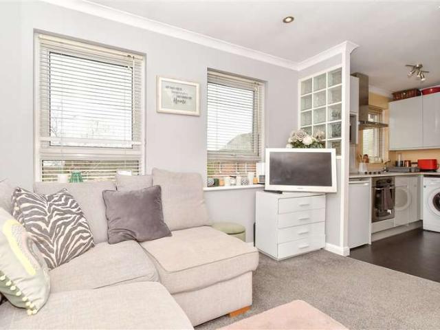 Studio for sale in Queens Park, Billericay