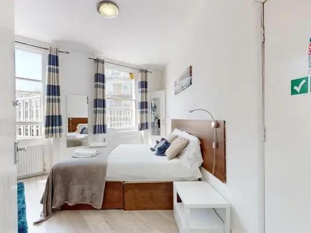 Studio for rent in Earl's Court, Greater London