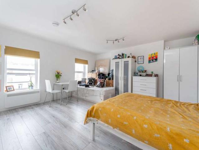 Studio for rent in Shepherd's Bush, Shepherd's Bush