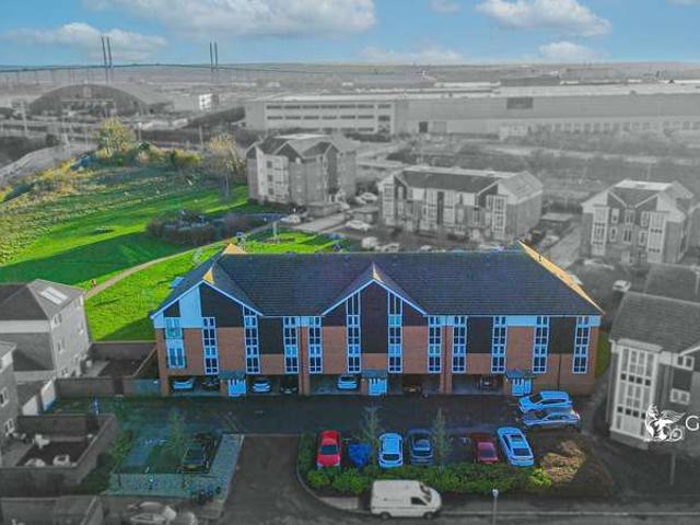 Studio for sale in Purfleet, Essex