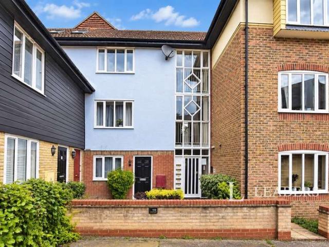 Studio for sale in Hythe, Colchester