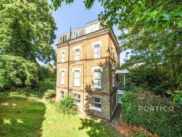 Studio for sale in London Borough of Lewisham, Forest Hill