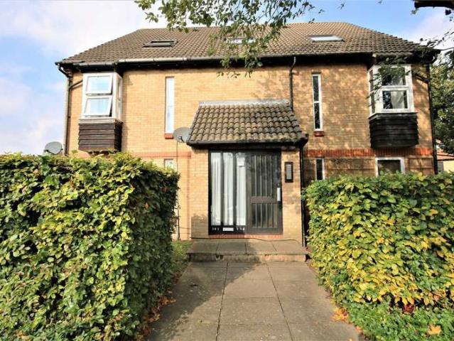 Studio for sale in Datchet