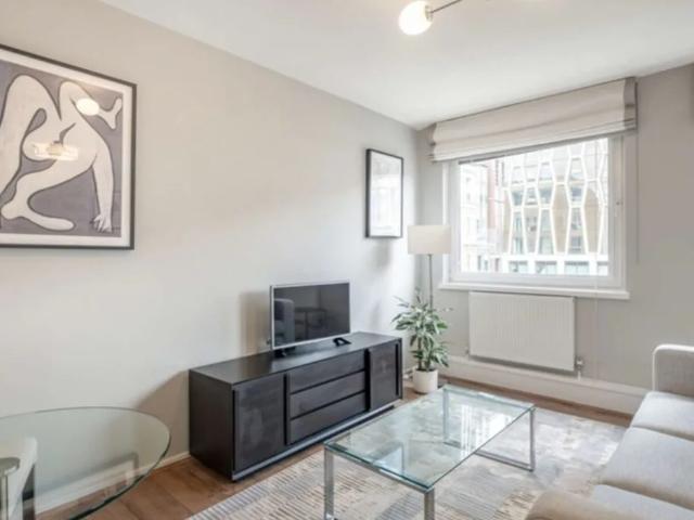 Studio for rent in Westminster, Victoria