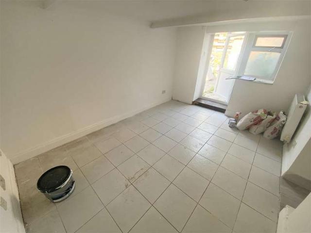 Studio for rent in Upper Parkstone, Poole