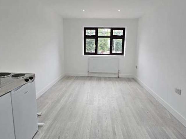 Studio for rent in Tilbury, Essex