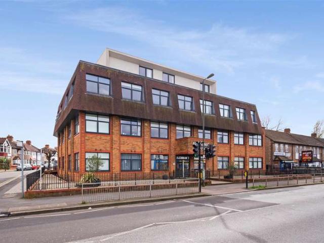Studio for sale in Motspur Park, West Barnes