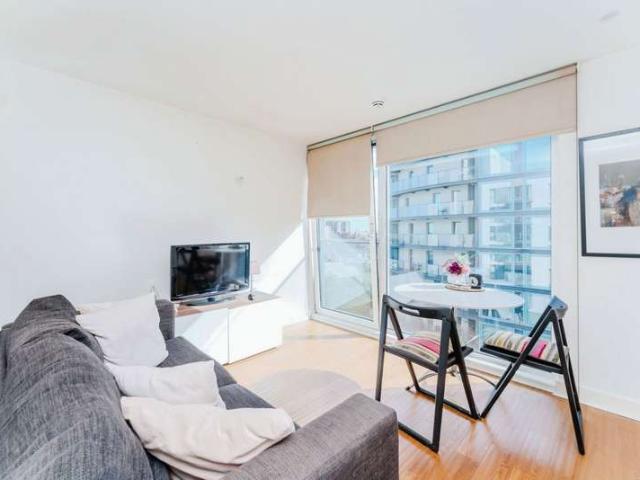 Studio for sale in Hayes, Greater London