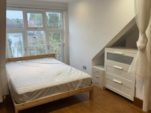 Studio for rent in Dudden Hill, Greater London