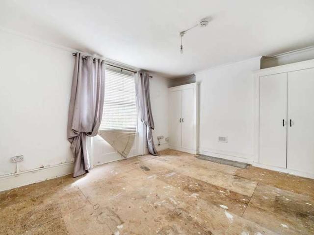 Studio for sale in Camden