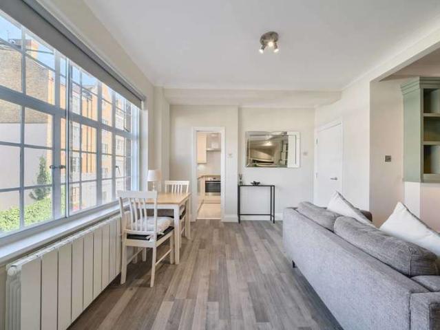 Studio for sale in Westminster, Westminster