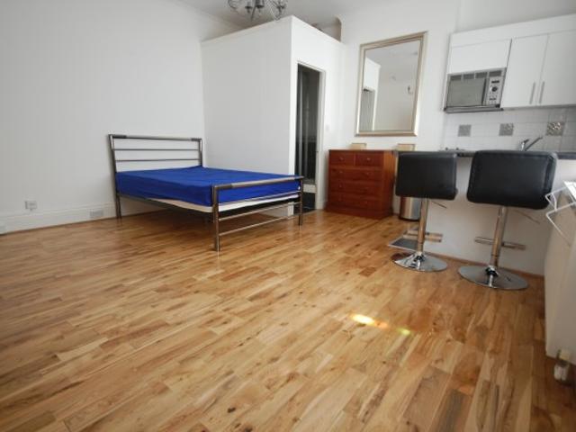 Apartment for rent in Victoria, Greater London