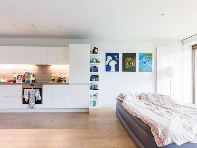 Studio for sale in Silvertown, Silvertown