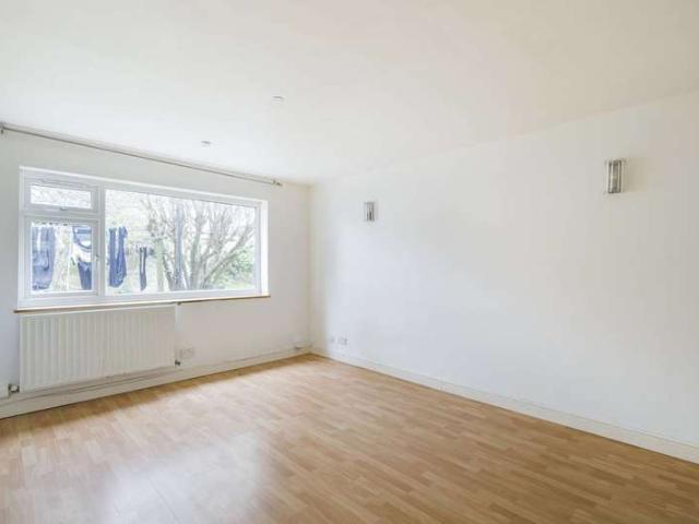 Studio for sale in Brentford, London Borough of Hounslow