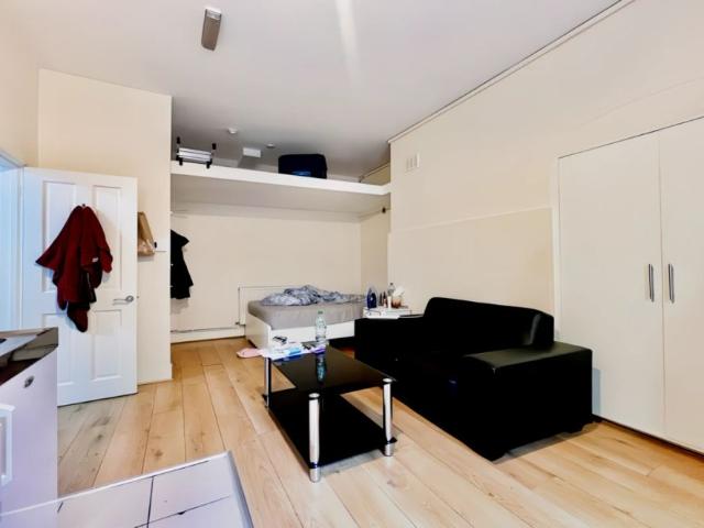Studio for rent in Earl's Court, Greater London