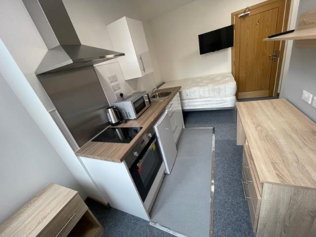 Studio for rent in Clarendon Park, Leicester