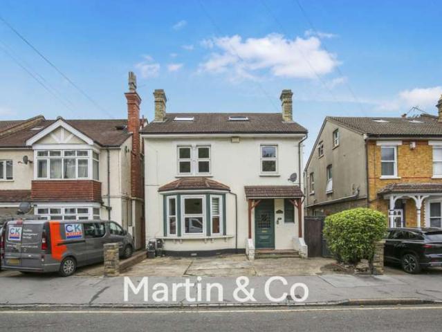 Studio for sale in London Borough of Croydon, Waddon