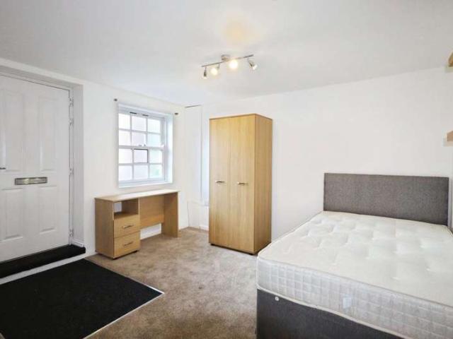 Studio for rent in Saint George's, South Yorkshire