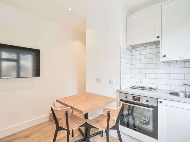 Studio for sale in Hampstead, Gospel Oak