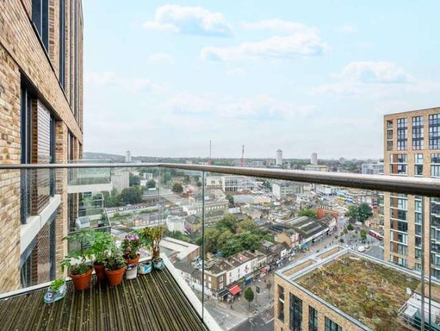 Studio for sale in Woolwich, Plumstead