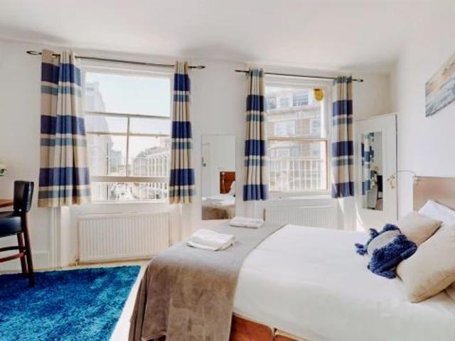Studio for rent in Earl's Court, Greater London
