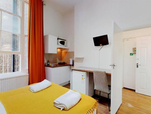 Studio for rent in Earl's Court, Greater London
