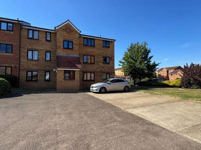 Studio for sale in London Borough of Hounslow, Lower Feltham