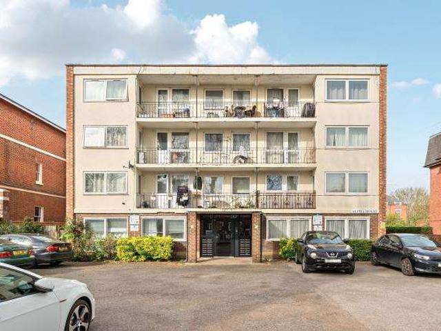 Studio for sale in Whitley, Reading