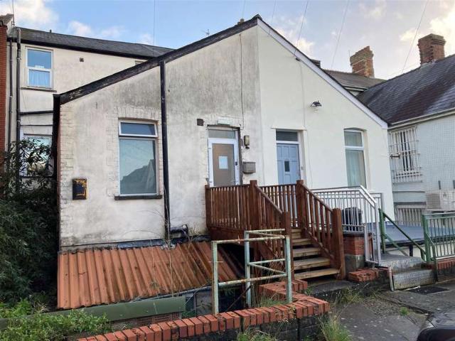 Studio for rent in Gibbonsdown, Barry