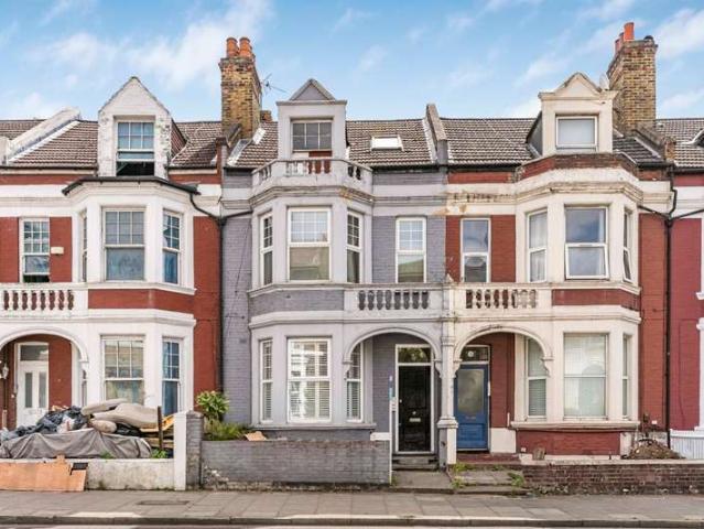 Studio for sale in London Borough of Lewisham, Greater London