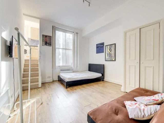 Studio for rent in Kensington, Earl's Court