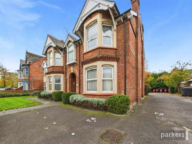 Studio for sale in Newtown, Reading