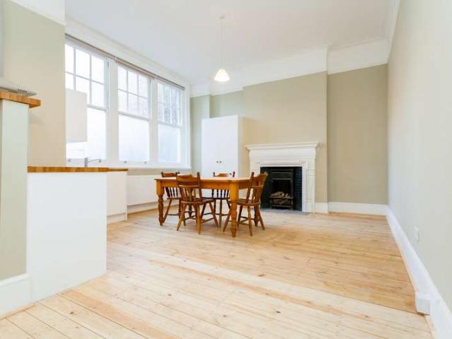 Studio for rent in Upton Park, Greater London